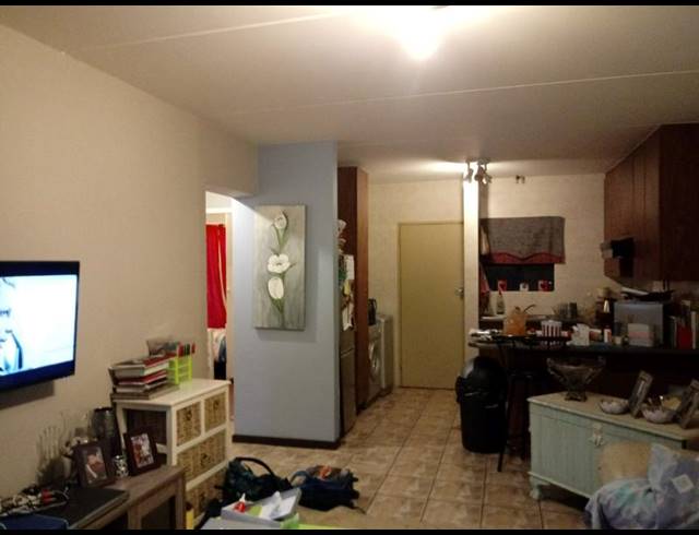 2 BEDROOM APARTMENT FOR SALE IN NOORDHEUWEL